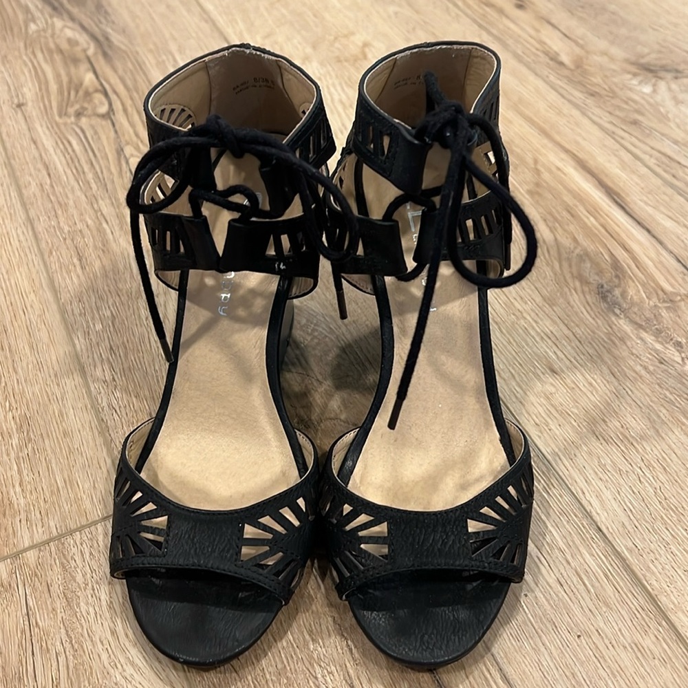 Laundry Tie Wedges